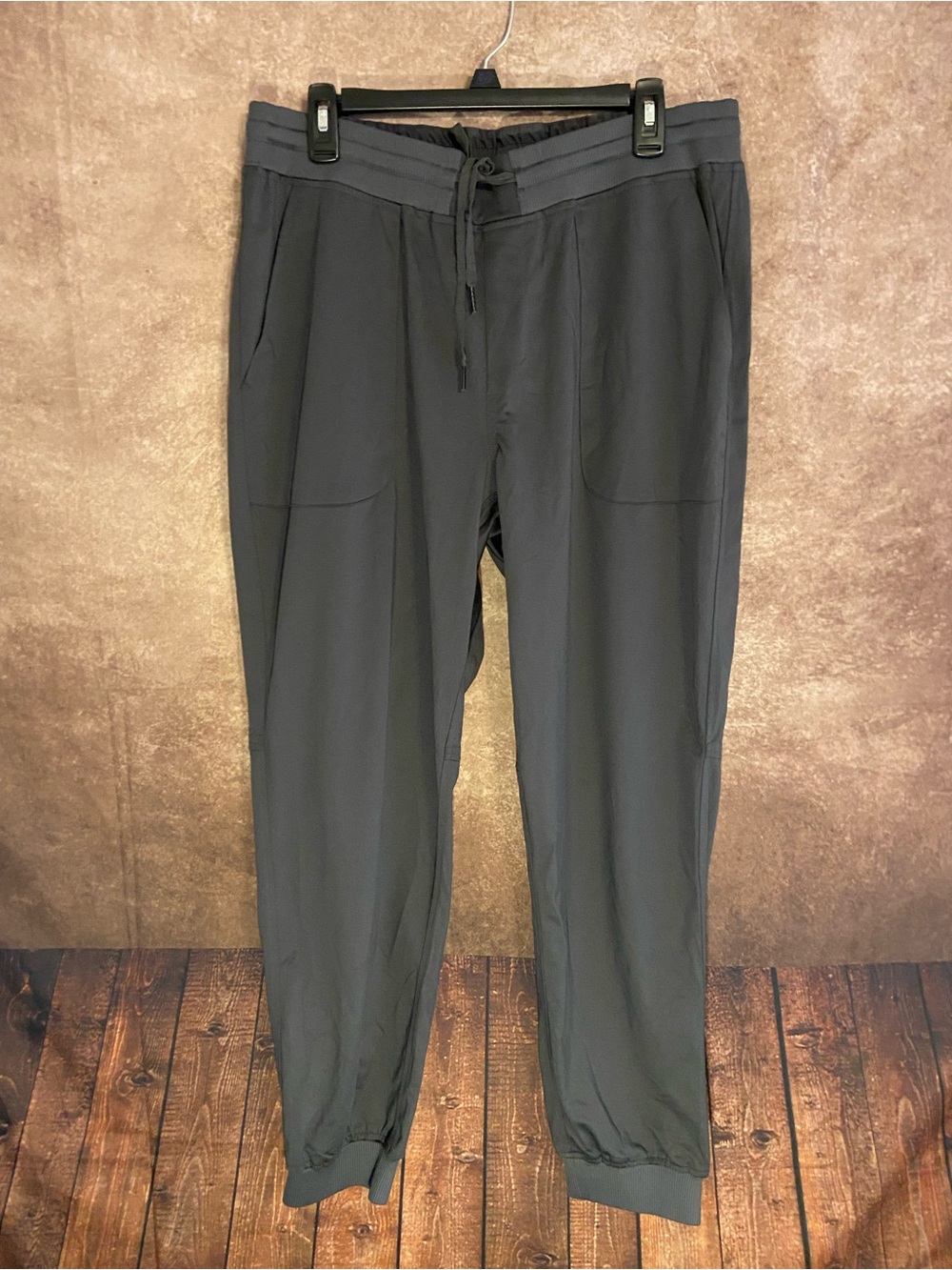 Royal Class-Men's lightweight Jogger sport pants pull on-grey-size 36” waist-EUC